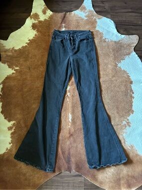 High-Waist Black Flare Jeans - Women flying monkey size 25